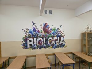 Druk ścienny wykonany przez firmę ŚCIANA WOW w szkole w Warszawie. Klasa biologiczna. 